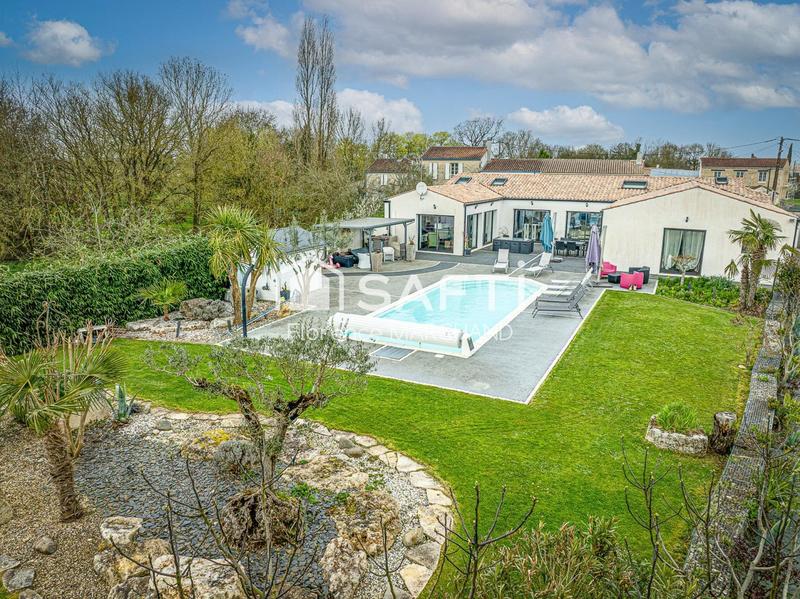 Maison - 196 m² - 6 pièces