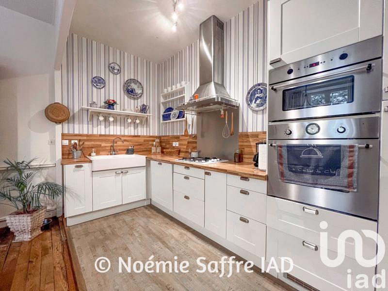 Maison - 236 m² - 7 pièces