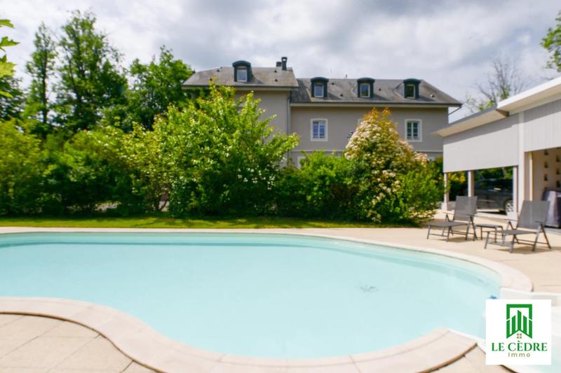 Maison - 465 m² - 15 pièces