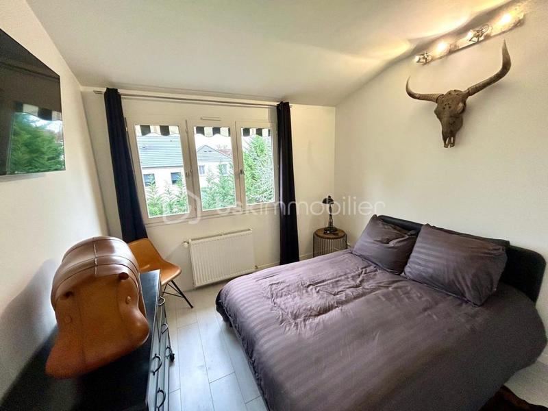 Demeure - 251 m² - 8 pièces