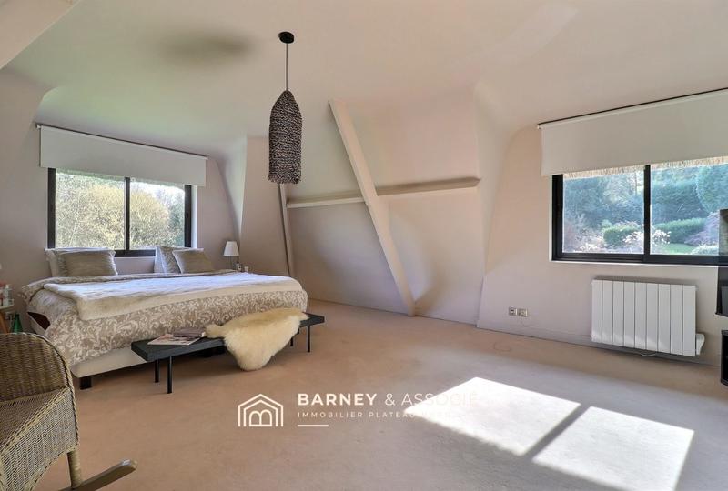 Maison - 302 m² - 7 pièces