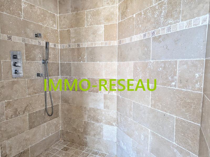 Maison - 285 m² - 8 pièces