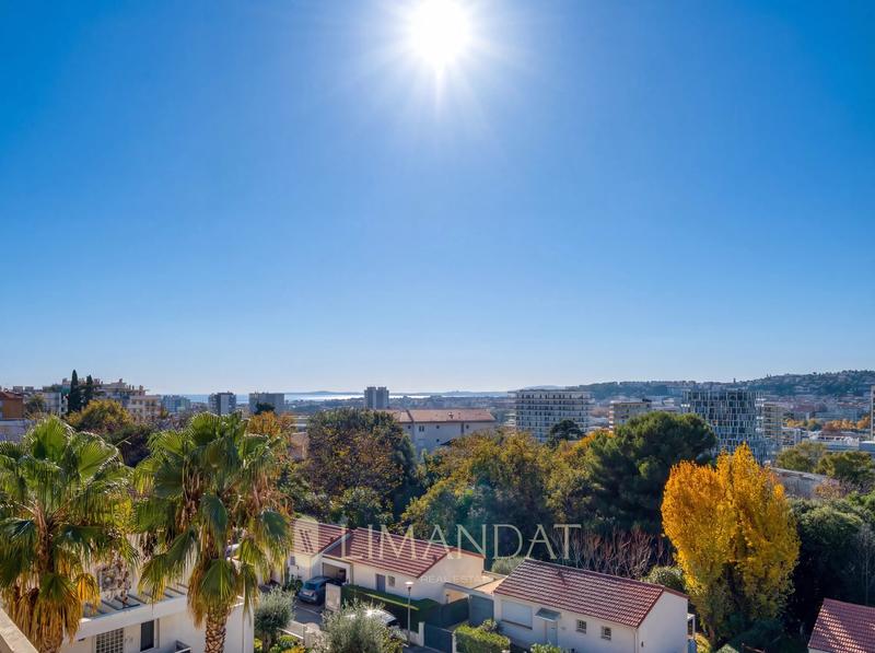 Appartement - 84 m² - 4 pièces