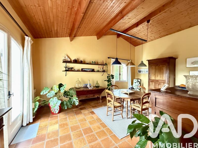 Maison - 215 m² - 7 pièces