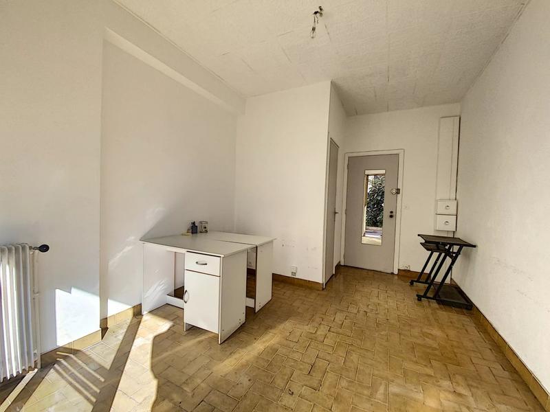 Local commercial - 13 m² - 1 pièce