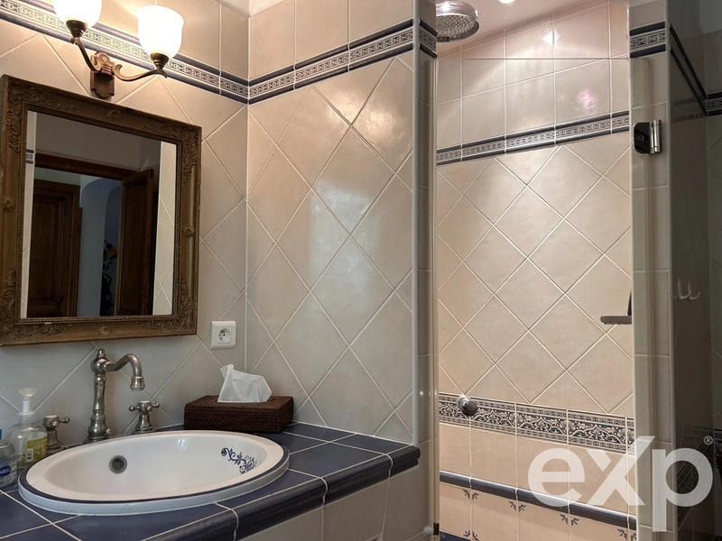 Maison - 195 m² - 6 pièces