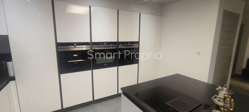 Appartement - 207 m² - 6 pièces