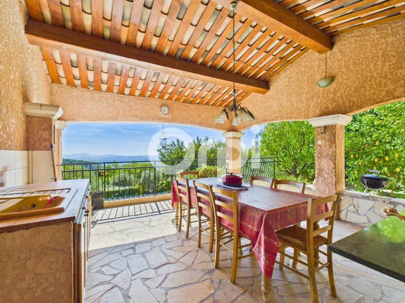 Villa - 200 m² - 5 pièces