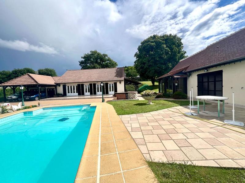 Maison - 160 m² - 7 pièces