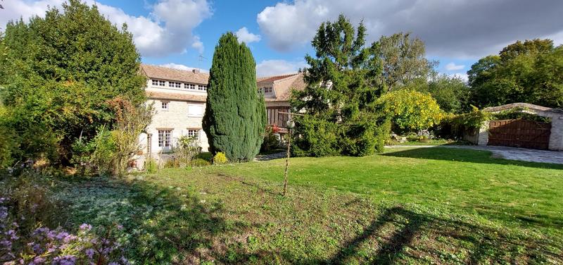 Maison ancienne - 274 m² - 8 pièces