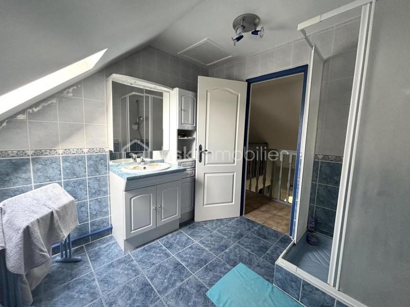 Maison traditionnelle - 170 m² - 8 pièces