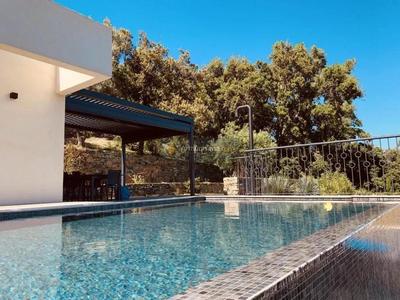 Maison - 202 m² - 7 pièces