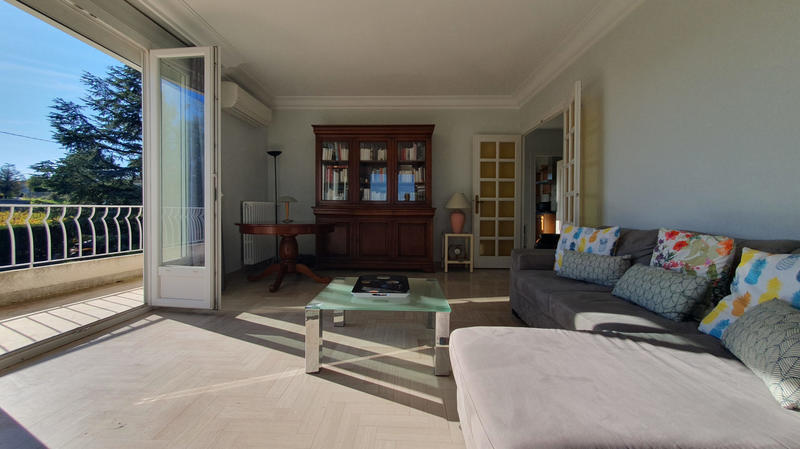 Maison - 221 m² - 6 pièces