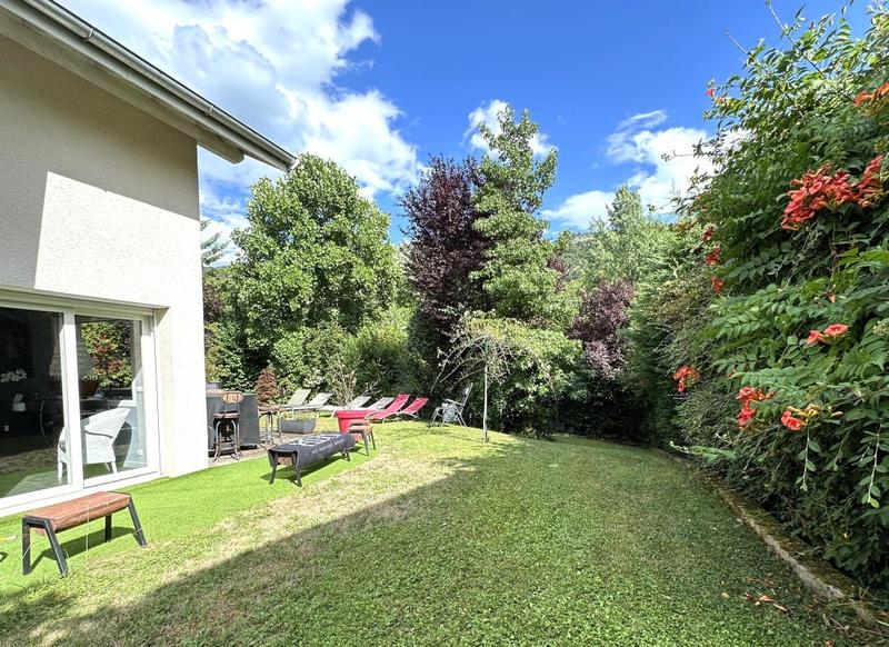 Maison - 203 m² - 6 pièces
