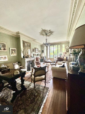 Appartement - 169 m² - 6 pièces