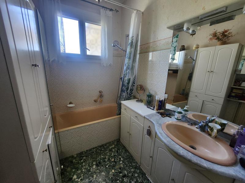 Maison traditionnelle - 151 m² - 6 pièces