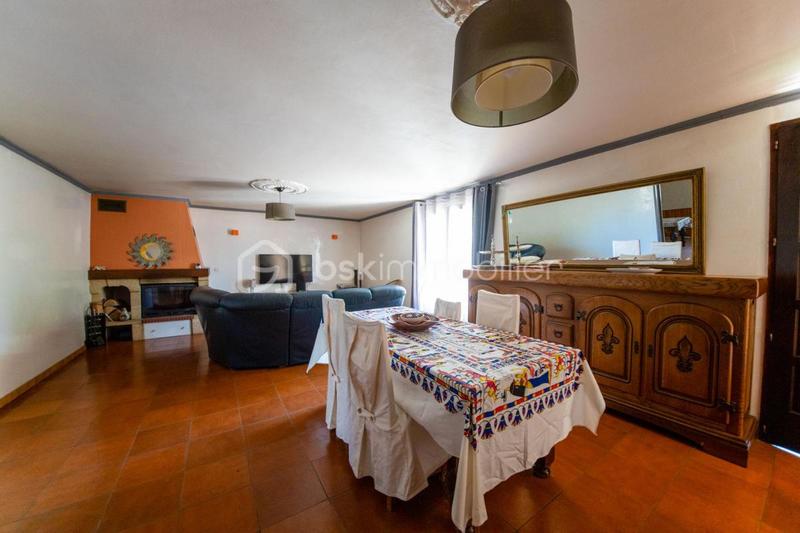 Villa - 153 m² - 9 pièces