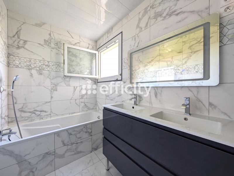 Appartement - 90 m² - 4 pièces