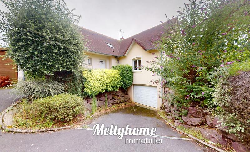 Maison - 195 m² - 10 pièces