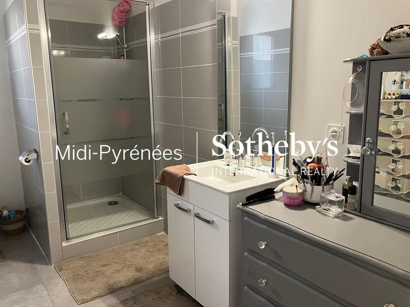 Appartement - 85 m² - 3 pièces