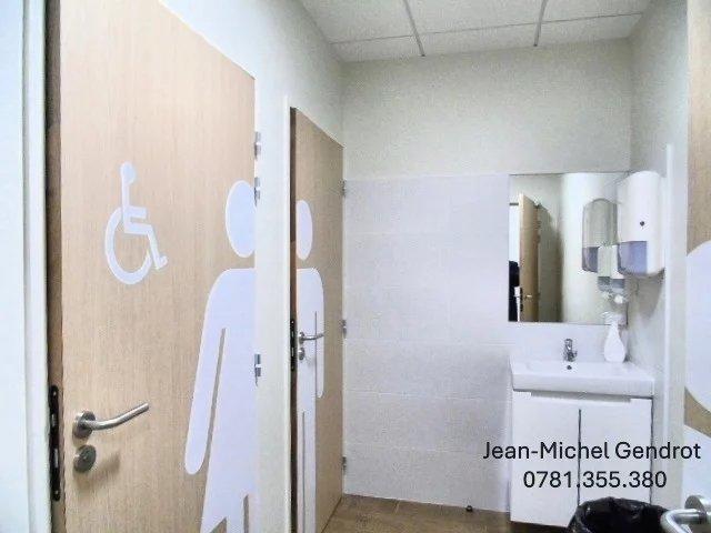 Bureau - 440 m² - 20 pièces