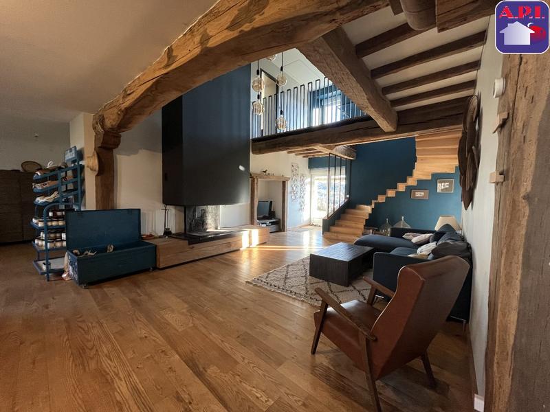 Maison - 239 m² - 6 pièces