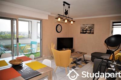 Chambre - 13 m² - 1 pièce