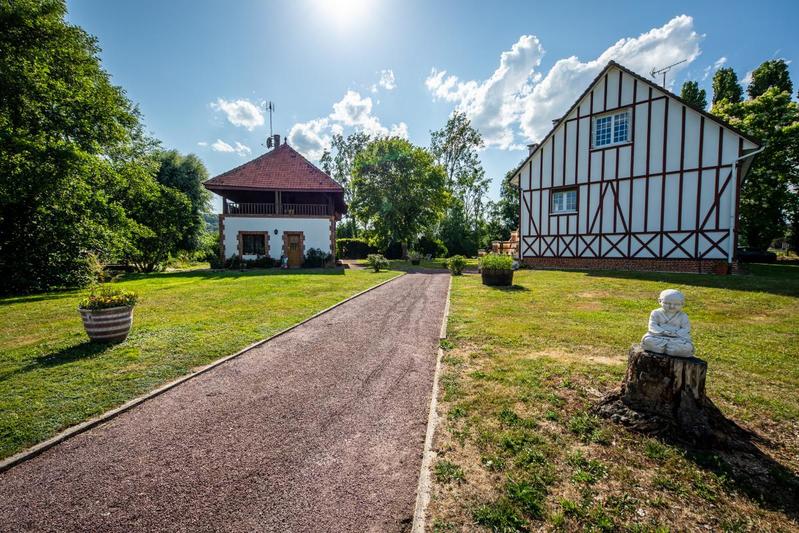 Propriété - 338 m² - 11 pièces