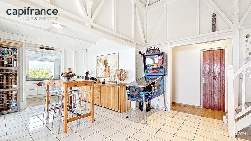 Villa - 330 m² - 13 pièces