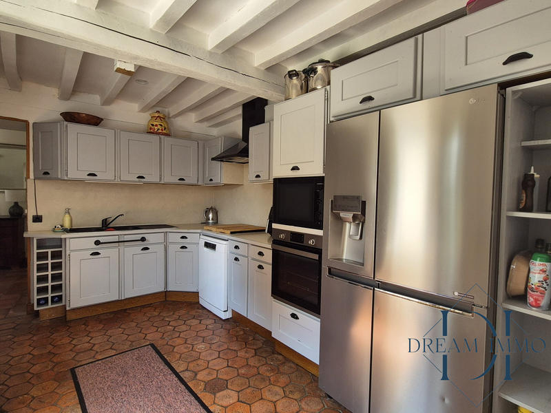 Maison - 270 m² - 10 pièces