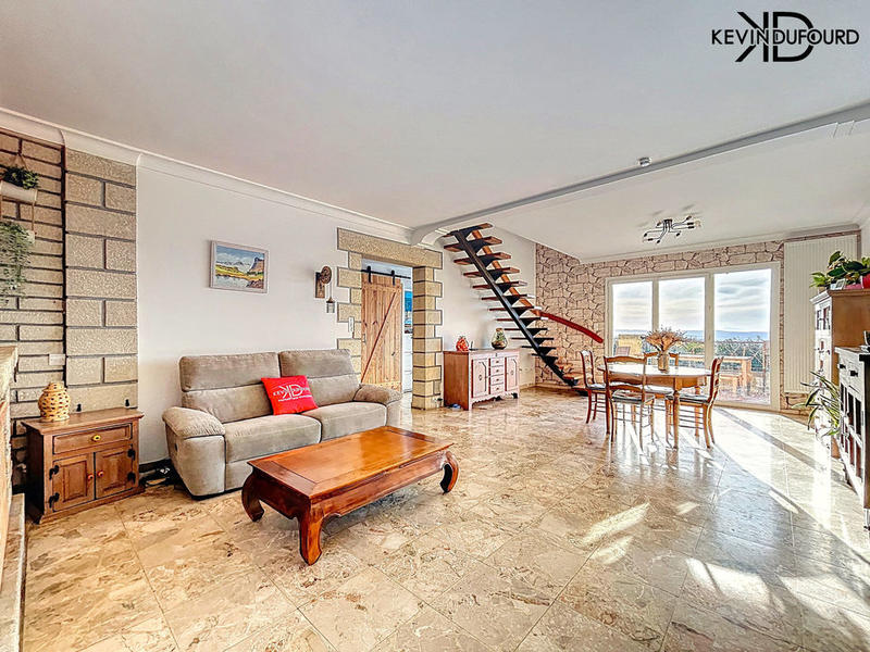 Maison - 175 m² - 9 pièces