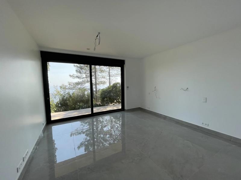 Villa - 1 475 m² - 9 pièces