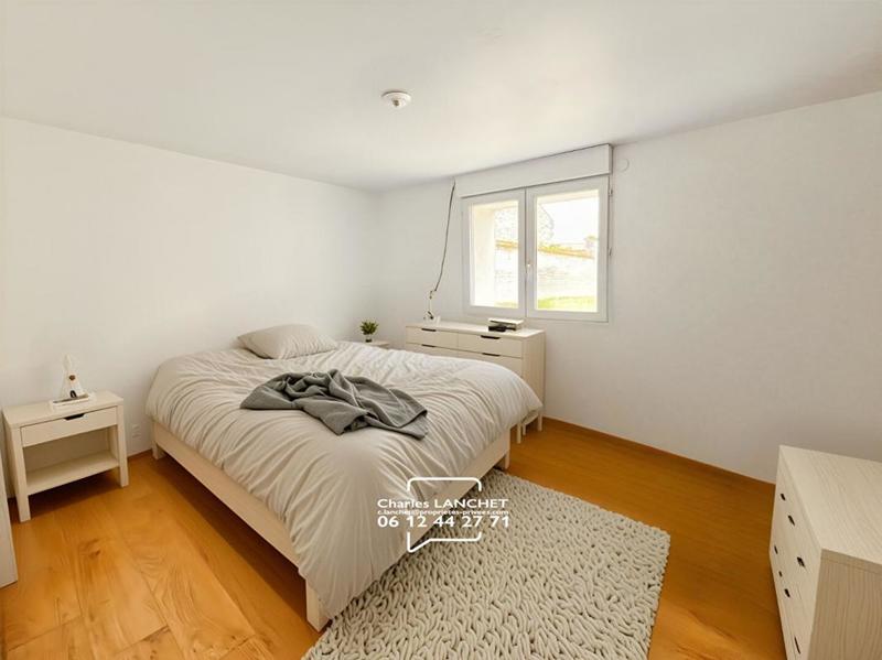 Maison - 250 m² - 6 pièces