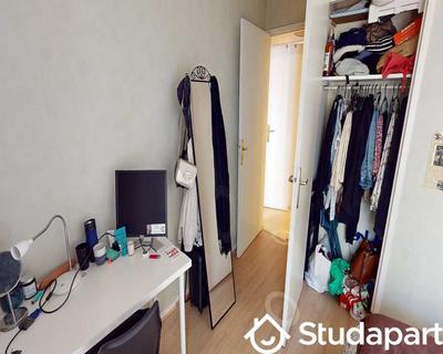 Chambre - 100 m² - 1 pièce