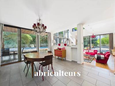 Maison - 316 m² - 9 pièces