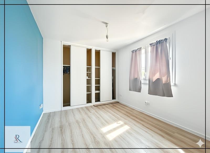 Maison - 212 m² - 7 pièces