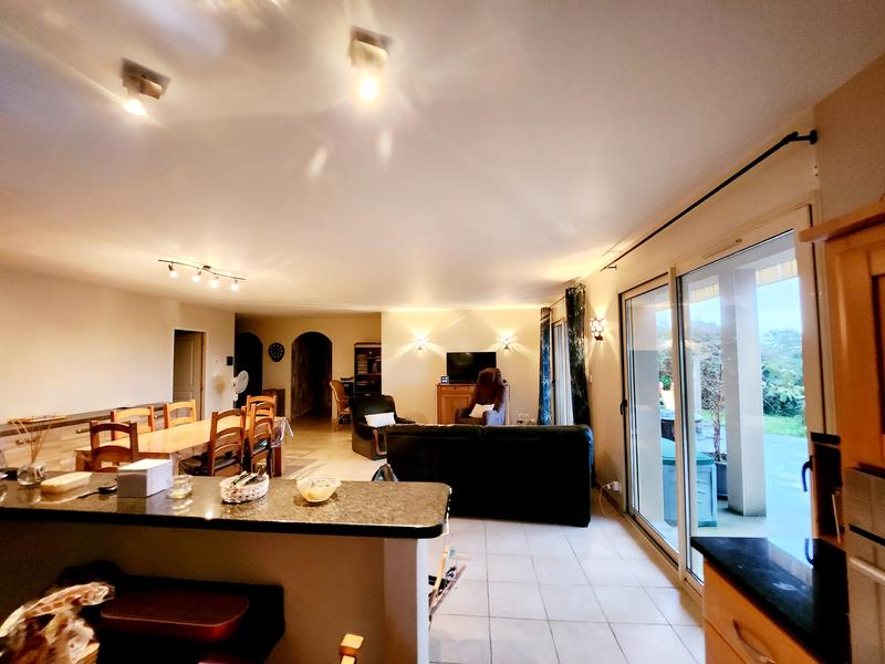 Maison - 123 m² - 6 pièces