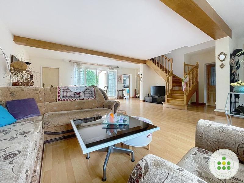 Maison - 186 m² - 8 pièces