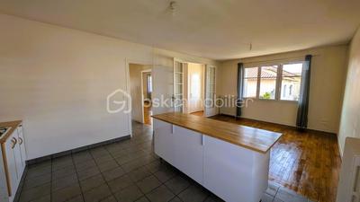 Maison traditionnelle - 149 m² - 6 pièces