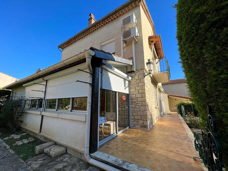 Maison - 146 m² - 9 pièces