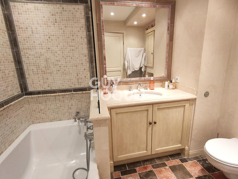 Appartement - 75 m² - 3 pièces