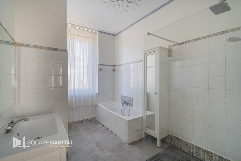 Maison - 95 m² - 5 pièces