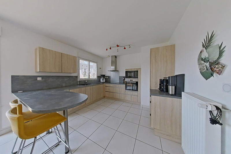 Maison - 98 m² - 5 pièces