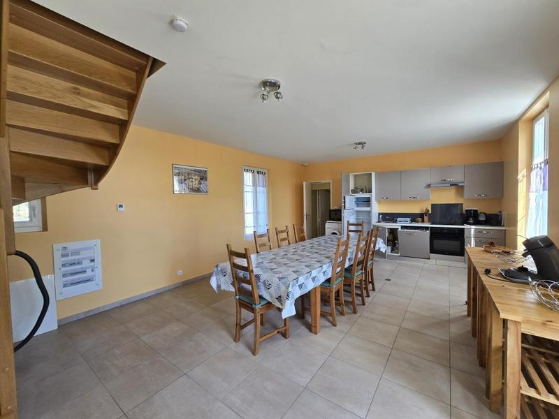 Maison - 246 m² - 9 pièces