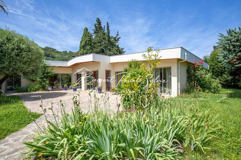 Maison - 179 m² - 6 pièces