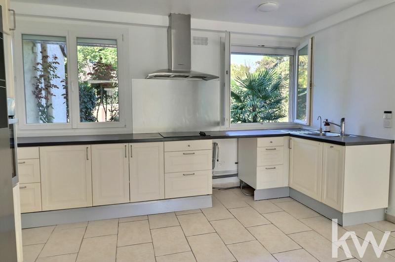 Maison - 152 m² - 7 pièces