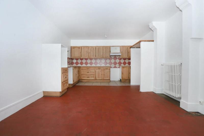 Maison - 225 m² - 8 pièces