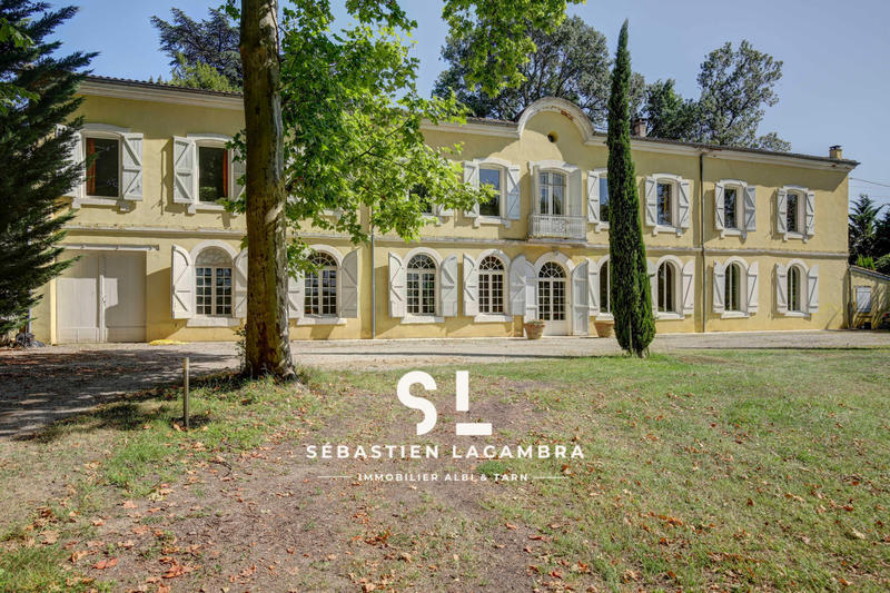 Propriété - 374 m² - 10 pièces