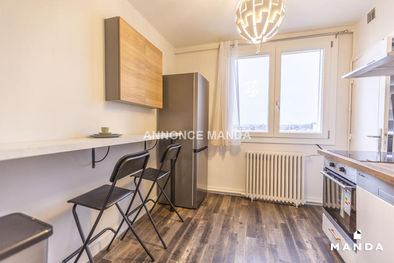 Chambre - 9 m² - 5 pièces