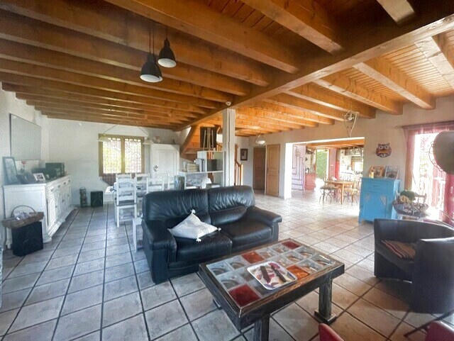 Maison - 141 m² - 5 pièces